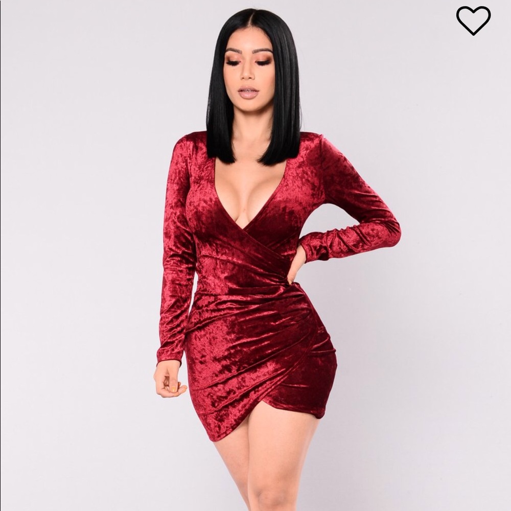 BRAND NEW FASHION NOVA VELVET DRESS